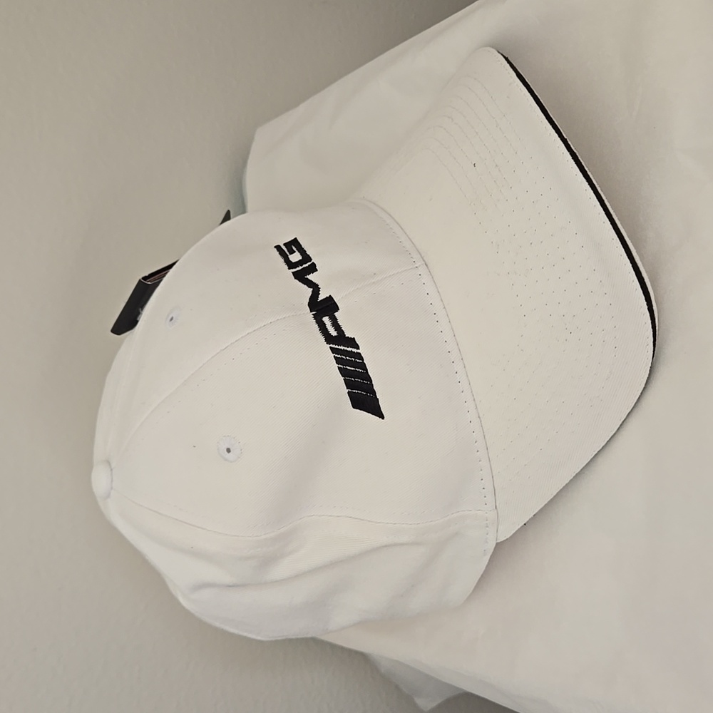 Mercedes Benz Hat